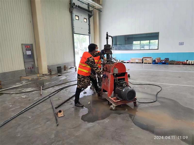 瑞丽厂房地面下沉塌陷注浆加固施工